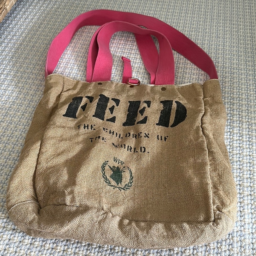 Reversible FEED bag